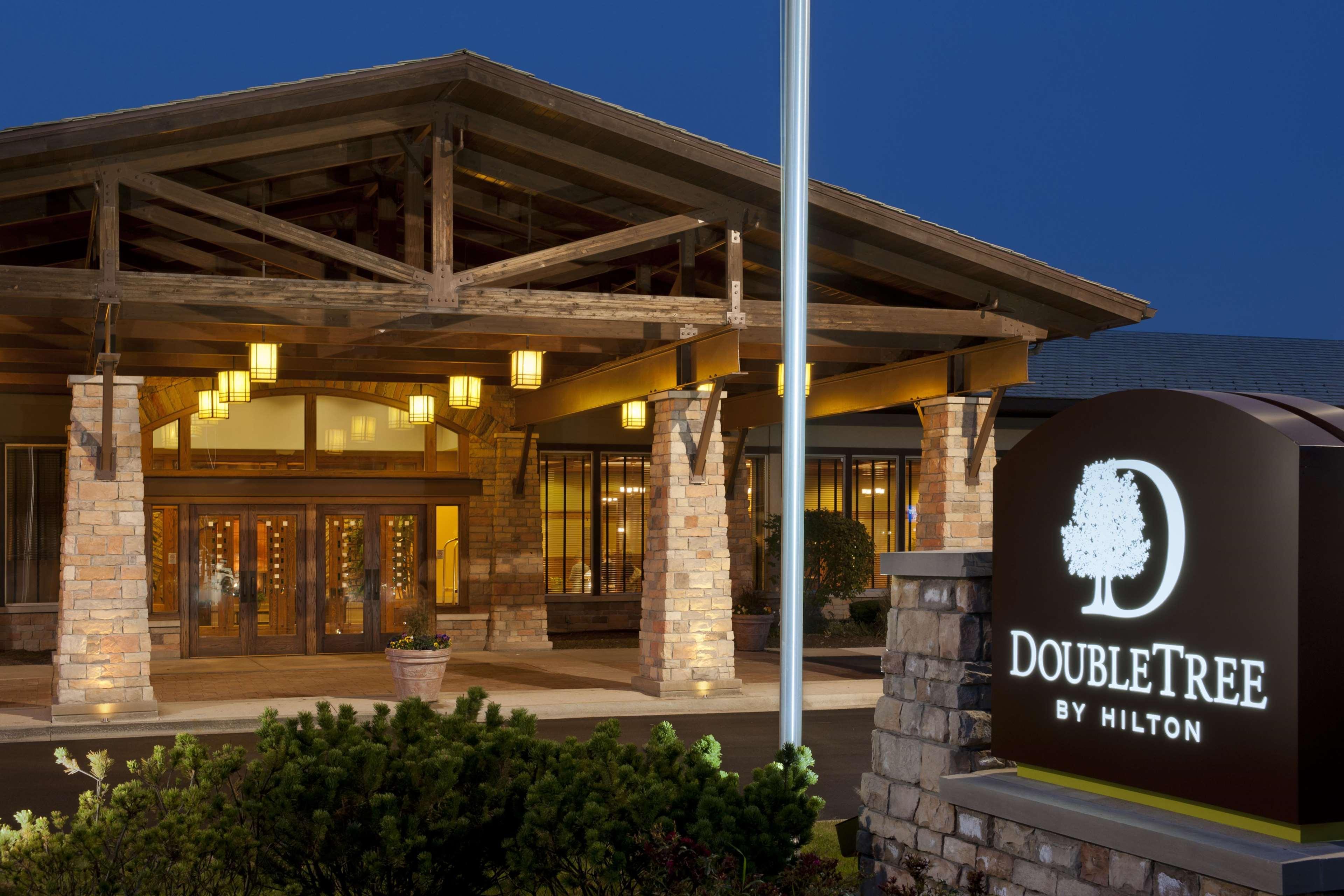 Doubletree By Hilton Libertyville-Mundelein Bagian luar foto