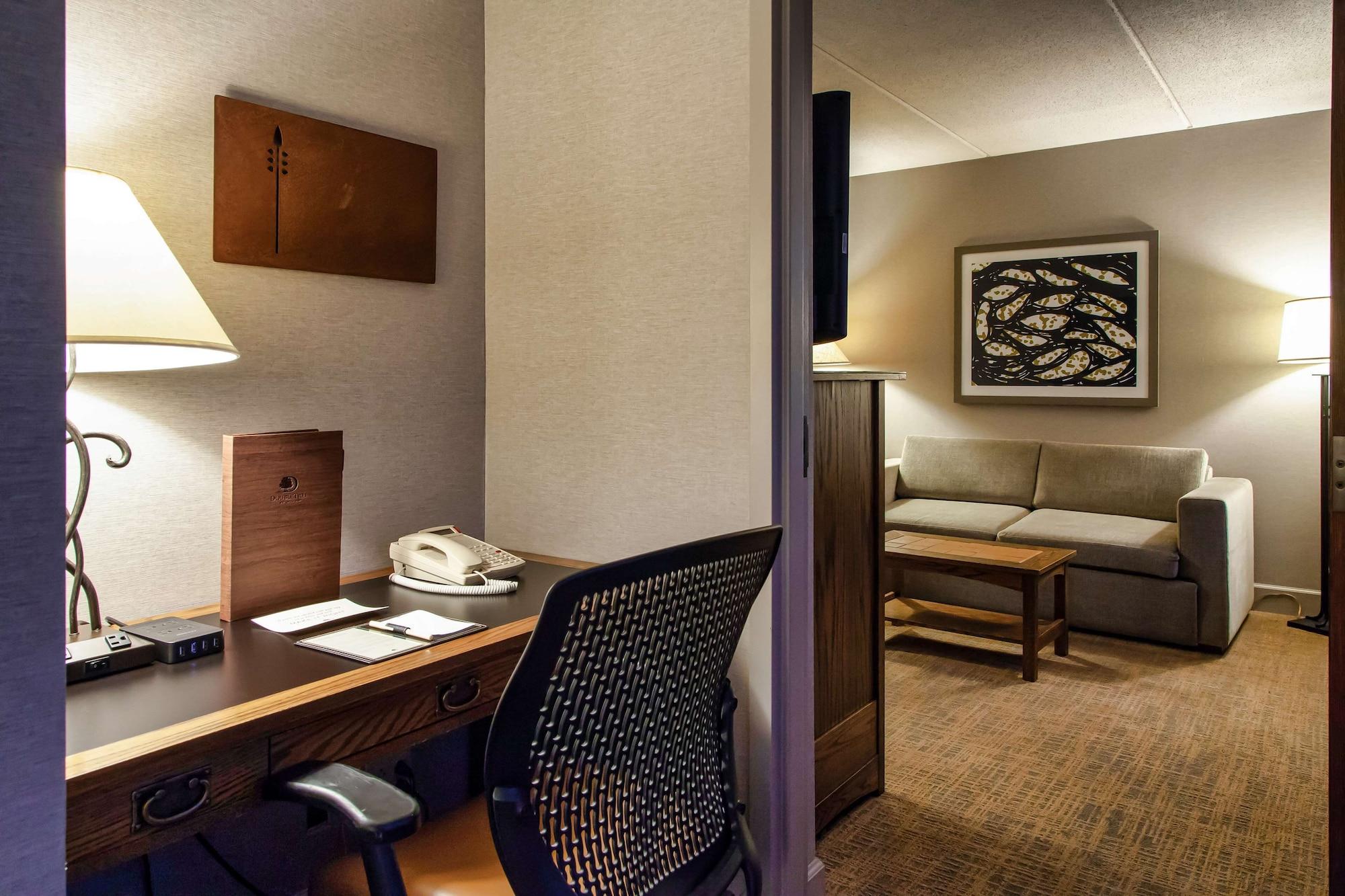 Doubletree By Hilton Libertyville-Mundelein Bagian luar foto