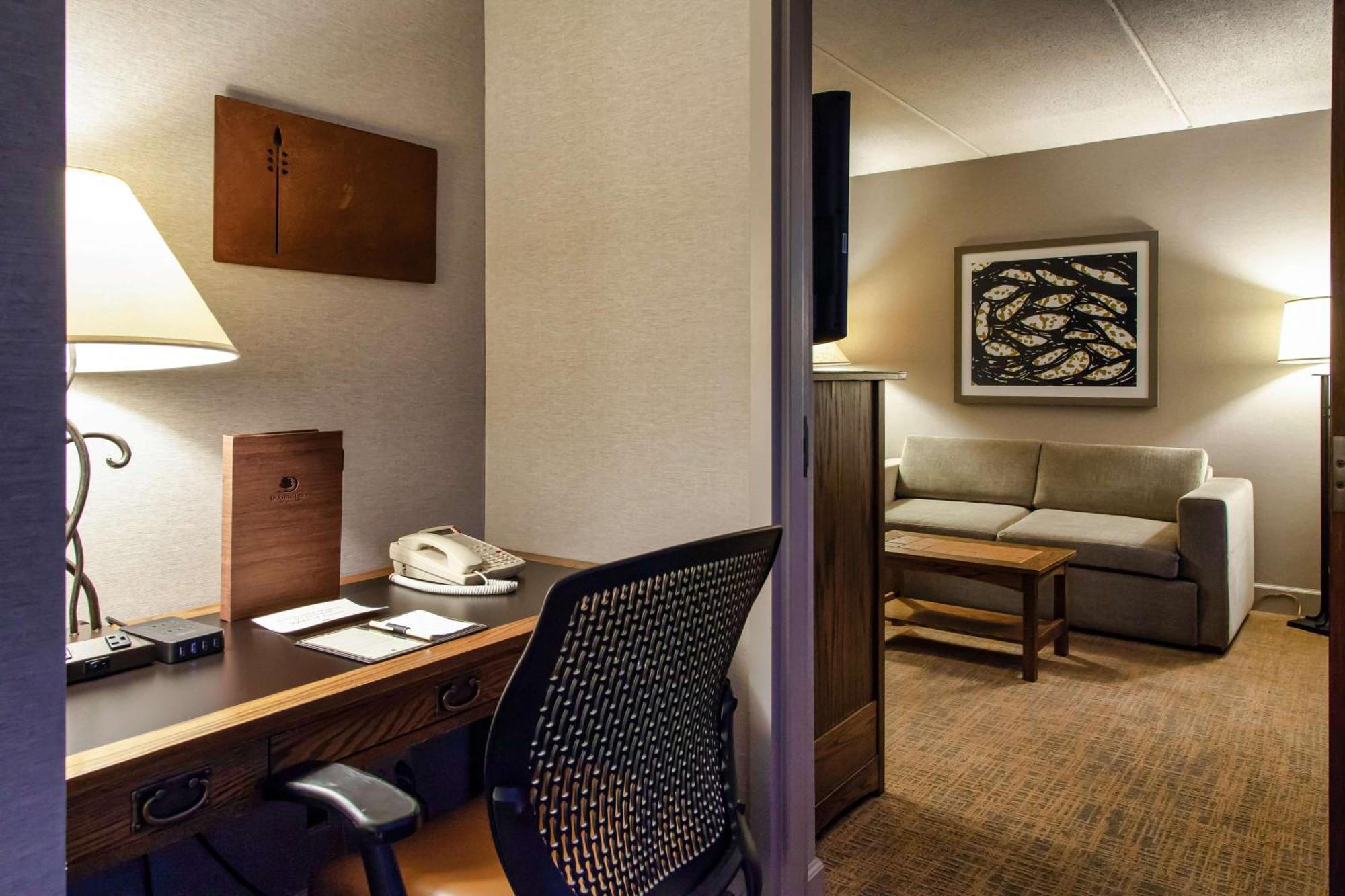 Doubletree By Hilton Libertyville-Mundelein Bagian luar foto