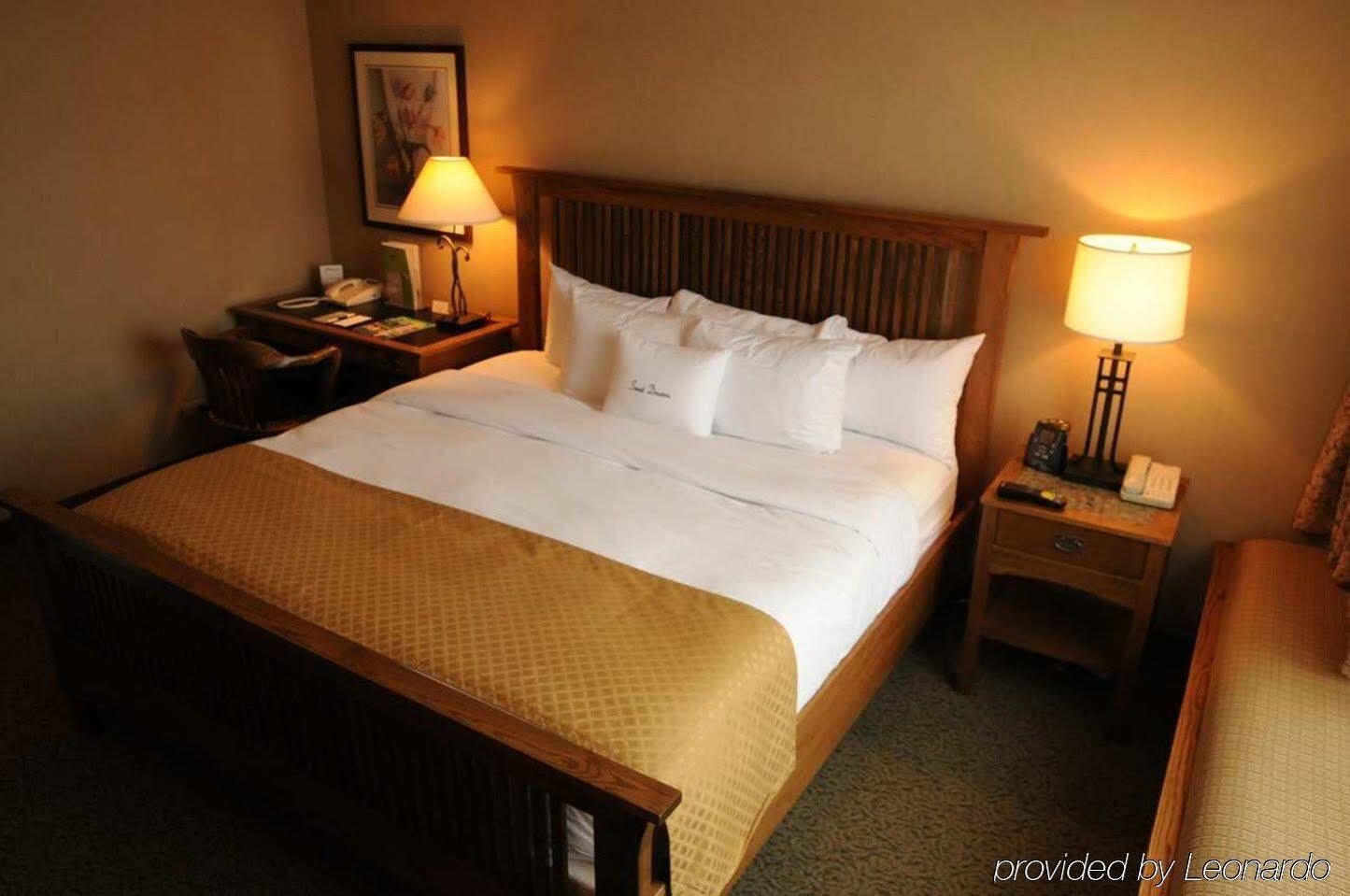 Doubletree By Hilton Libertyville-Mundelein Bagian luar foto